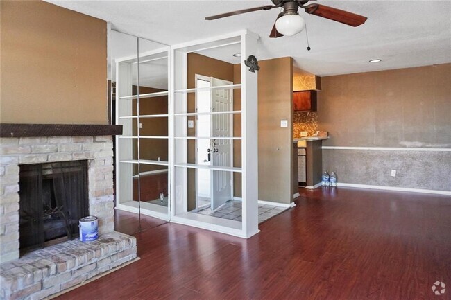 Building Photo - 2100 Wilcrest Dr Unit 204 Rental