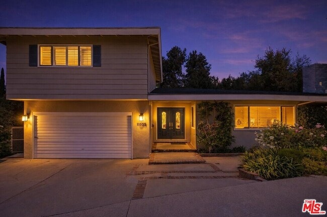 Building Photo - 11555 Duque Dr