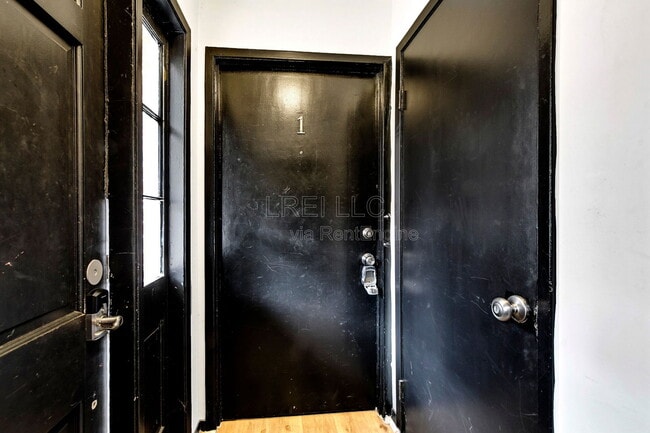 Photo - 2425 Lindsay Ave Unit 1