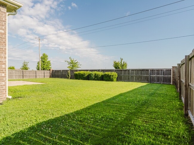 Photo - 1500 SW Wisteria Ave
