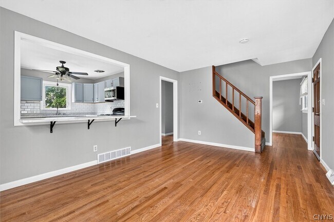 Photo - 211 Windemere Rd