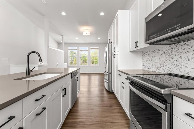 Photo - 916 Brees Ct