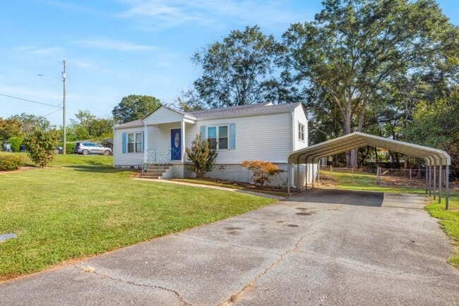 Photo - 1801 Crestridge Dr SE