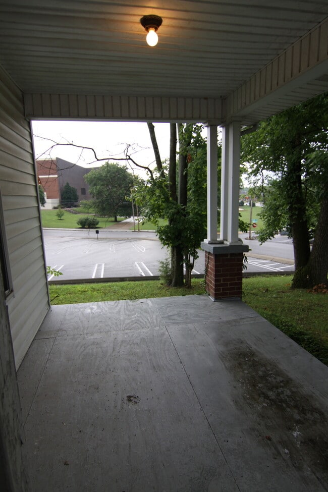 Photo - 2 Bedroom Home For Rent 1 Block From APSU!