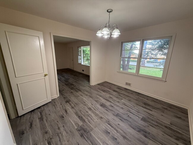 Photo - 140 Forest Rd