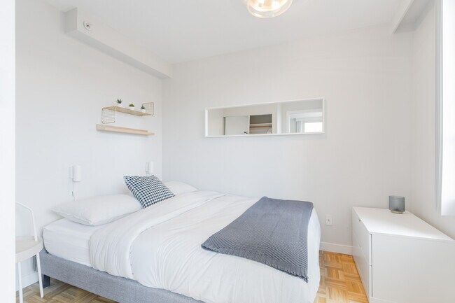 Photo - Somerset Unit 00605