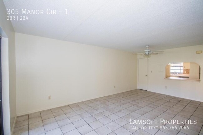 Photo - 305 Manor Cir