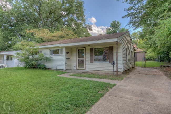 Photo - 3051 Amherst St