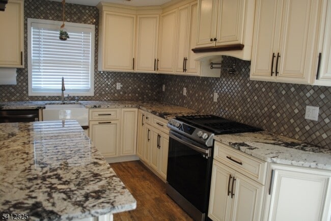 Photo - 51 Anderson Ave