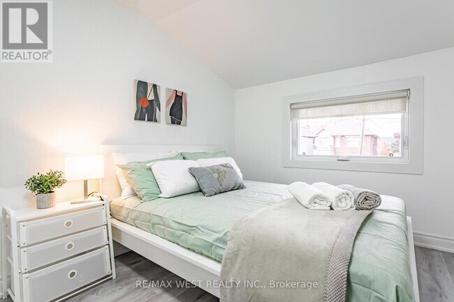 Photo - 132 Twenty Second St