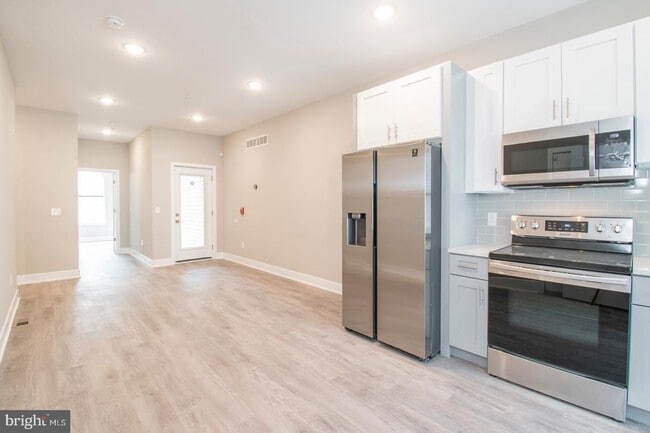 Building Photo - 1206 N 24th St Unit A