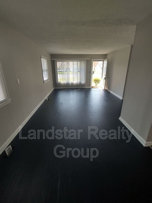 Photo - 5611 Johnsontown Rd