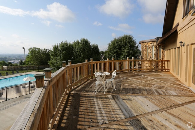 Knobs Pointe Apartments