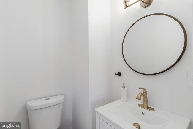 Photo - 2140 32nd St SE