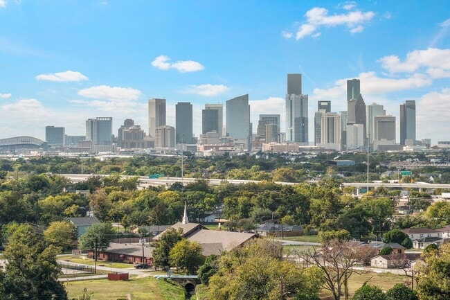 Photo - 3613 Crandon St