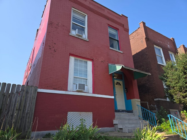 Building Photo - 3302 Winnebago St Rental