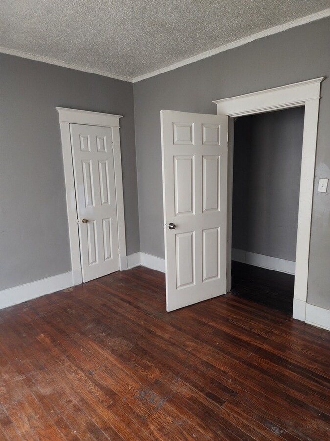 Photo - 1066 Greenlaw Ave