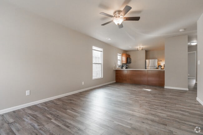 2BR, 1BA - 900SF - Kitchen