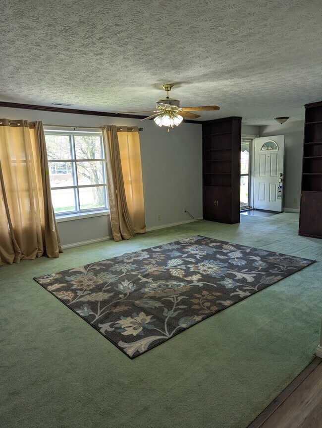 Photo - 3232 Revlon Dr