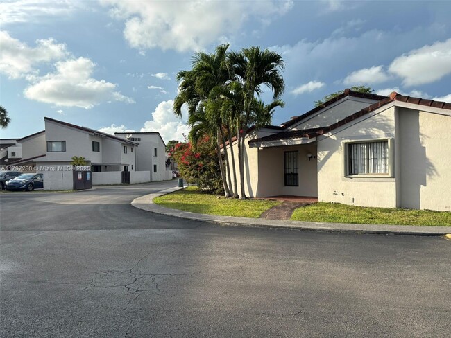 Photo - 744 NW 106th Ave Unidad B1-1 Rental