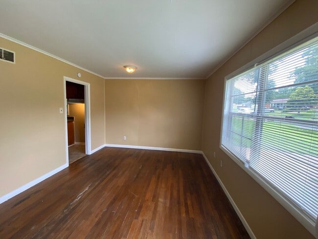 Photo - 648 Pawnee Ave