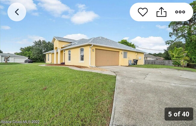 Photo - 525 Justine Ave NW