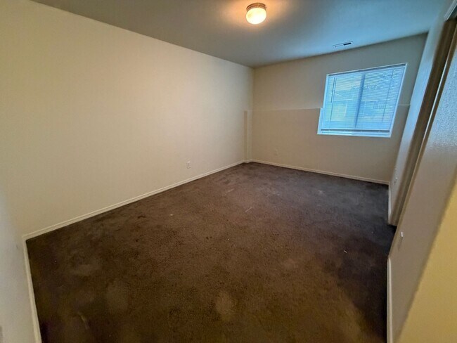 4905 Montague Ln