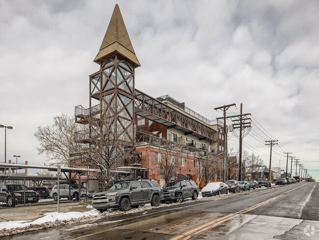 Building Photo - Fully Furnished 1 Bedroom Condo in Rino