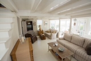 15 Beach St