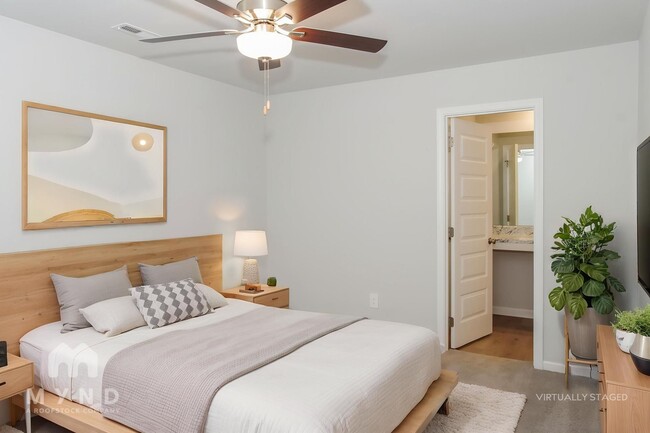 Photo - 161 Olde Hearth Rd