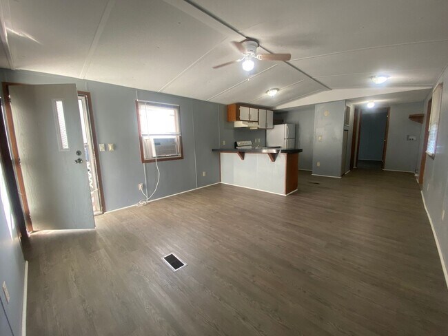 Photo - 2 Bedroom 1 Bath Mobile Home in Greenevill...