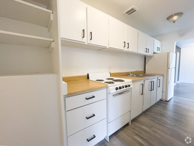 Unit 2-4 Kitchen - 1492 Main St Rental