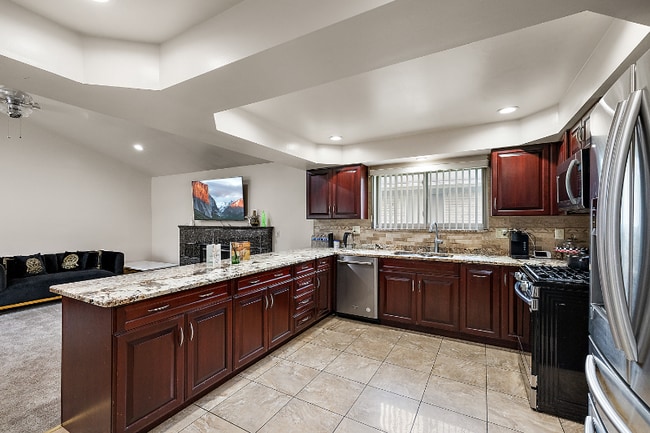 Photo - 35715 Maureen Dr