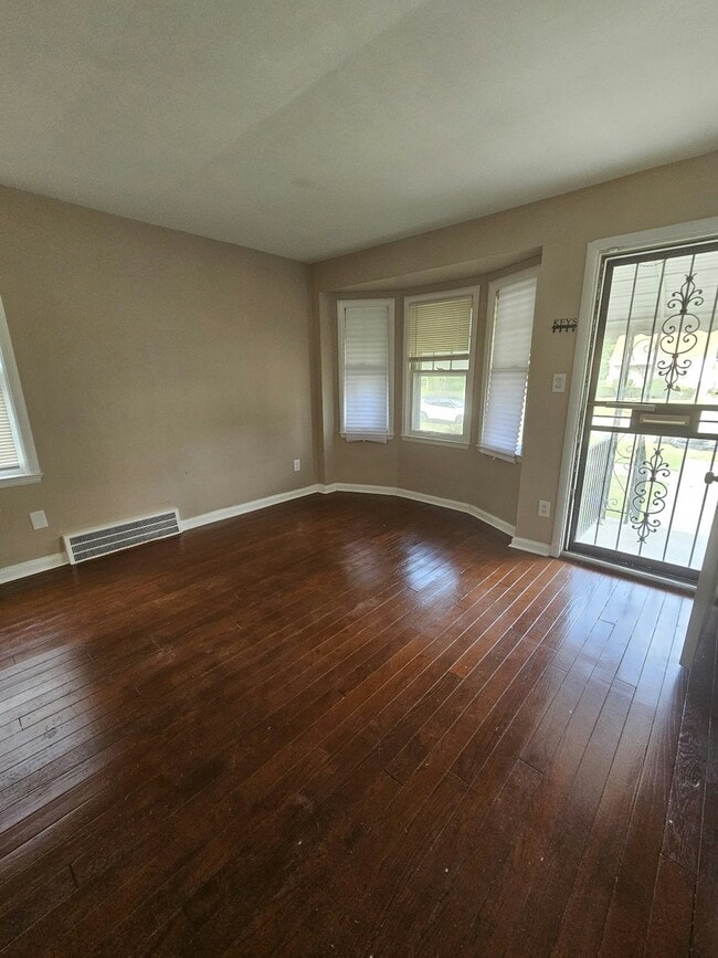 Photo - 8673 Artesian St