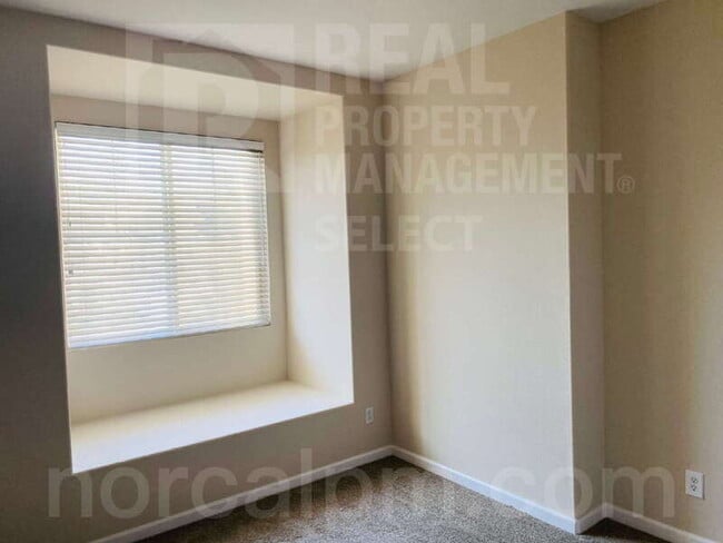 Photo - 116 Burgundy Ct