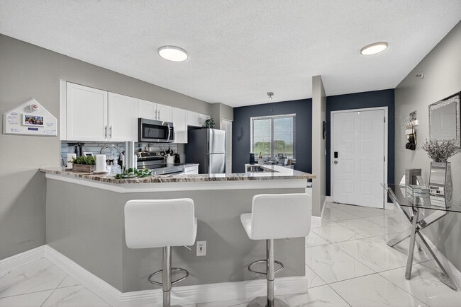 Photo - 2334 S Cypress Bend Dr Unidad 511