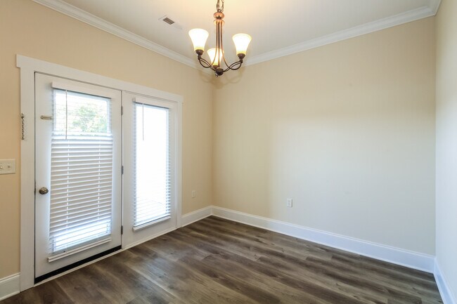 Photo - 41 Highland Forest Cir