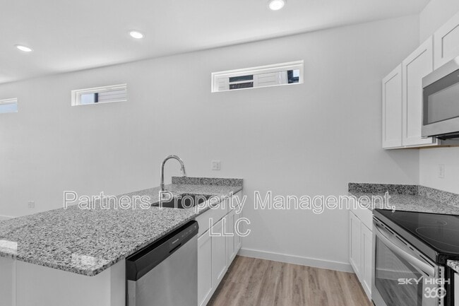 Photo - 940 Illinois Ave