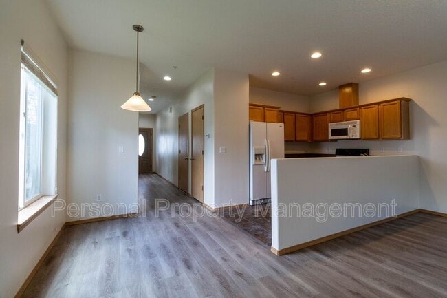 Photo - 865 NW Ivy St