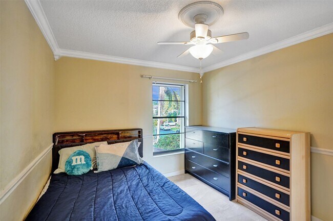 Photo - 8904 SW 22nd St