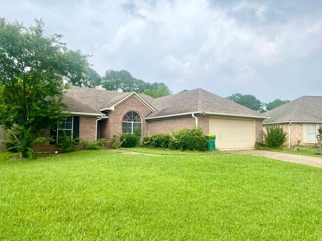 Building Photo - 3 bed 2 bath for rent in Ridgeland!