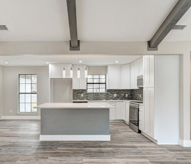 Photo - 204 Tower Dr