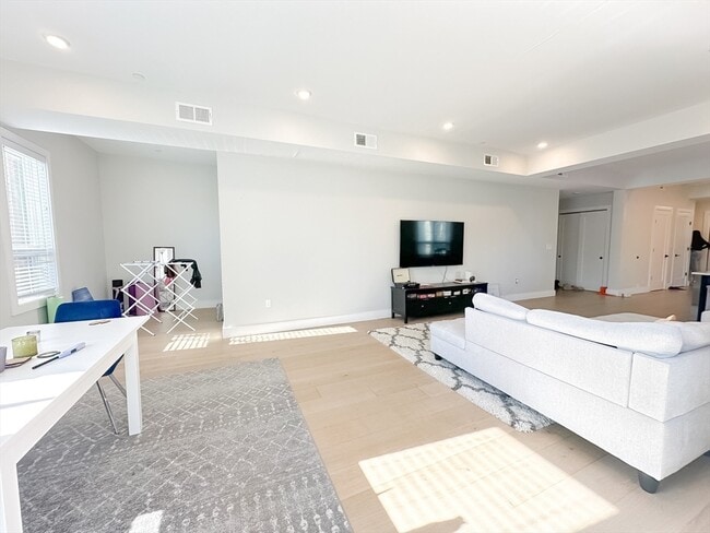 Photo - 33 Ward St Unit 1