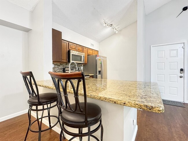 Photo - 3083 N Oakland Forest Dr Unit 306