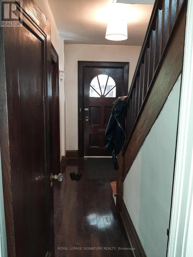 Photo - 180 Dufferin St