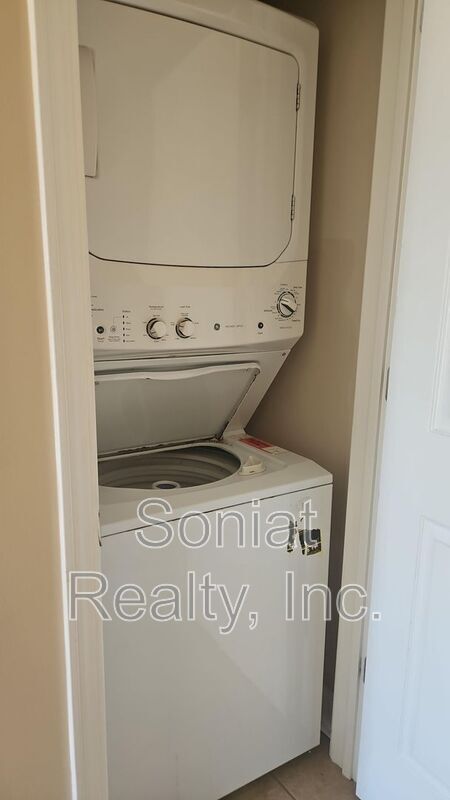 Photo - 2323 Abundance St