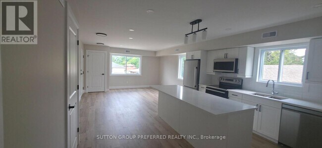 Photo - 118 Scott St E