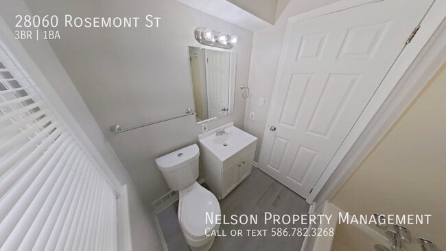 Photo - 28060 Rosemont St