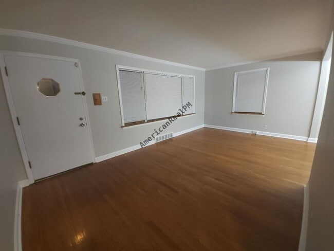 Photo - Amazing 2 Bedroom 1 Bathroom House