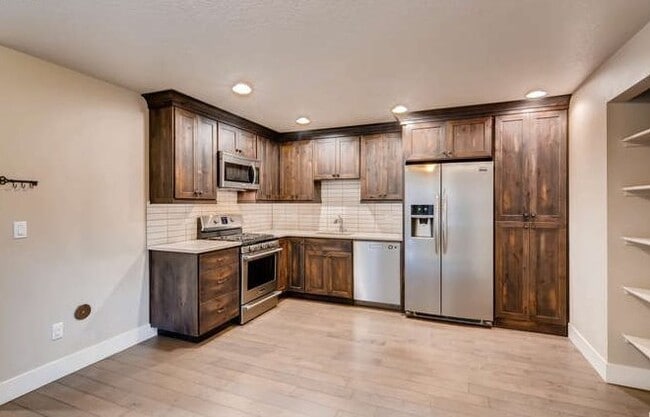 Building Photo - 2028 SE Harold St Unit B Rental